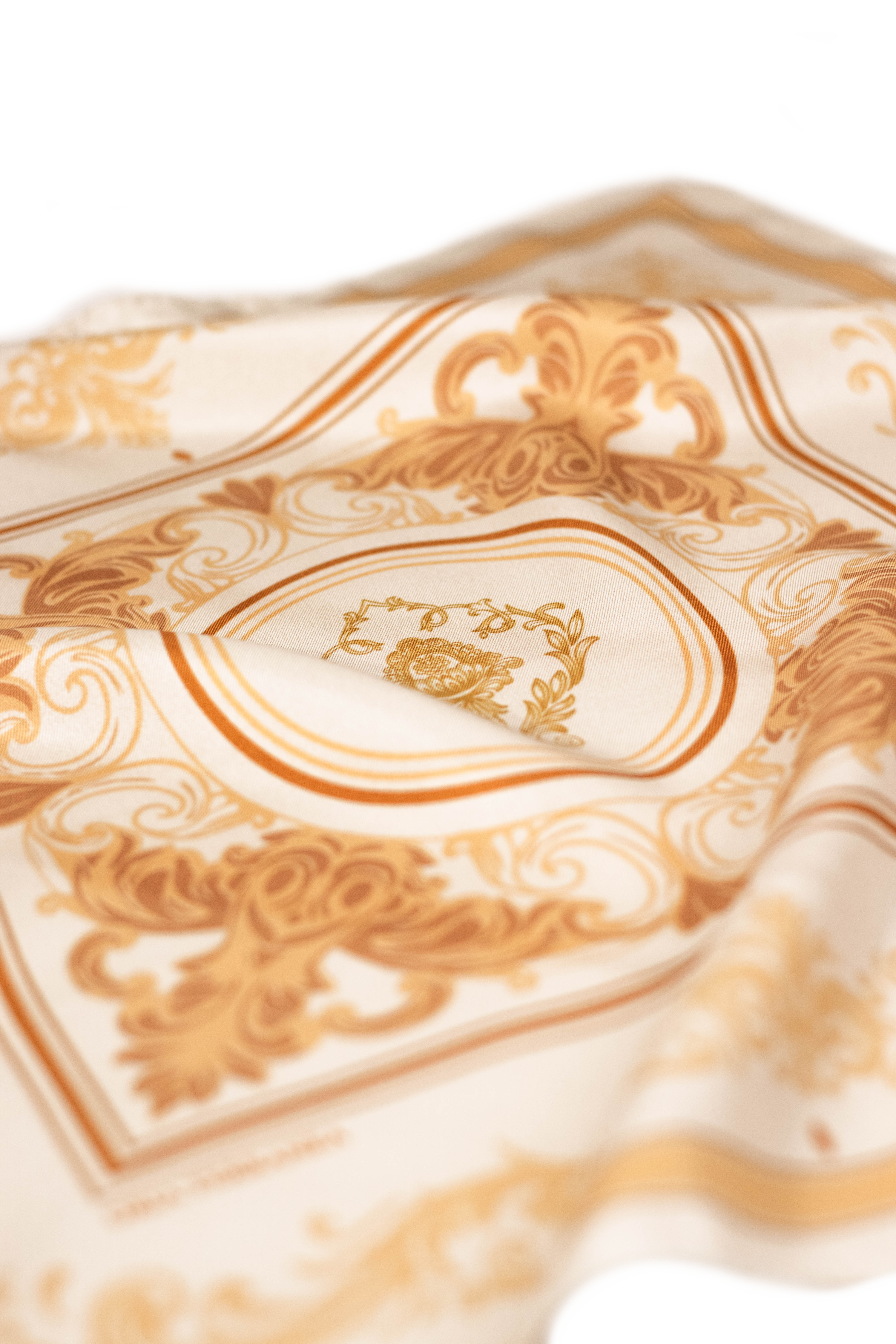 Vue du foulard Sole di Sicilia, avec des plis.